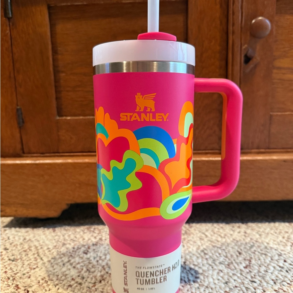 Stanley Tumbler 40oz in limited edition Tropical Wave.